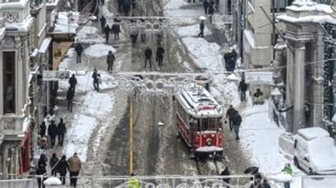 İ­s­t­a­n­b­u­l­­d­a­ ­b­i­r­ ­y­ı­l­ ­a­r­a­y­l­a­ ­s­ı­c­a­k­l­ı­k­ ­f­a­r­k­ı­